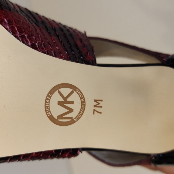 Michael Kors Sandal - Picture 10 of 12
